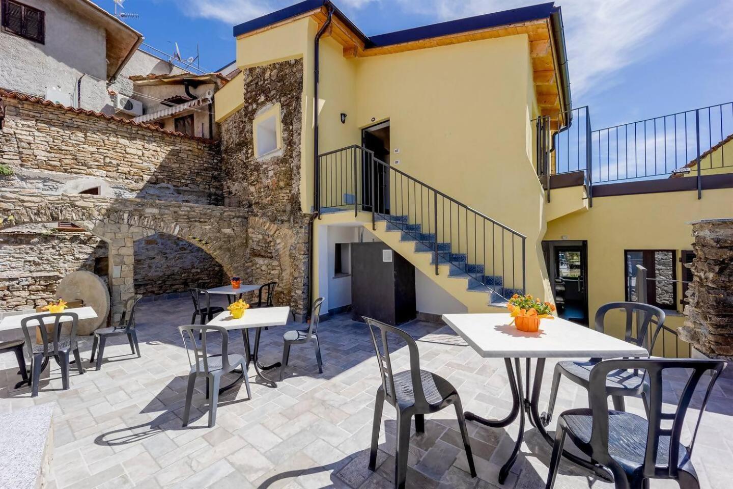 Alba Dachi Farm Apartment *