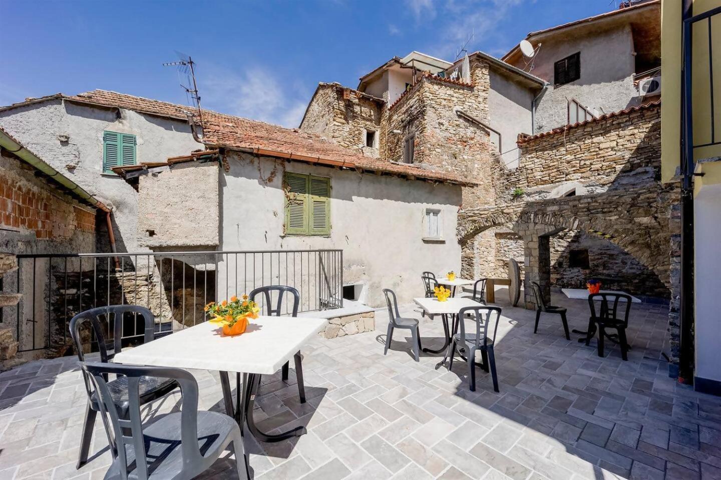 Alba Dachi Farm